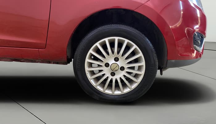 2015 Tata Zest XT PETROL, Petrol, Manual, 69,915 km, Right Front Wheel