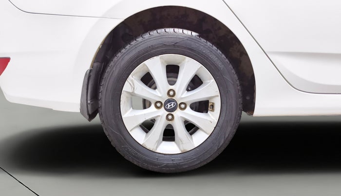 2016 Hyundai Verna FLUIDIC 4S 1.6 VTVT S AT, Petrol, Automatic, 78,631 km, Right Rear Wheel