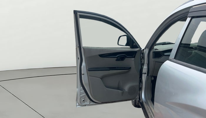 2017 Mahindra Kuv100 K4 PLUS 6 STR, Petrol, Manual, 78,163 km, LHS Front Door