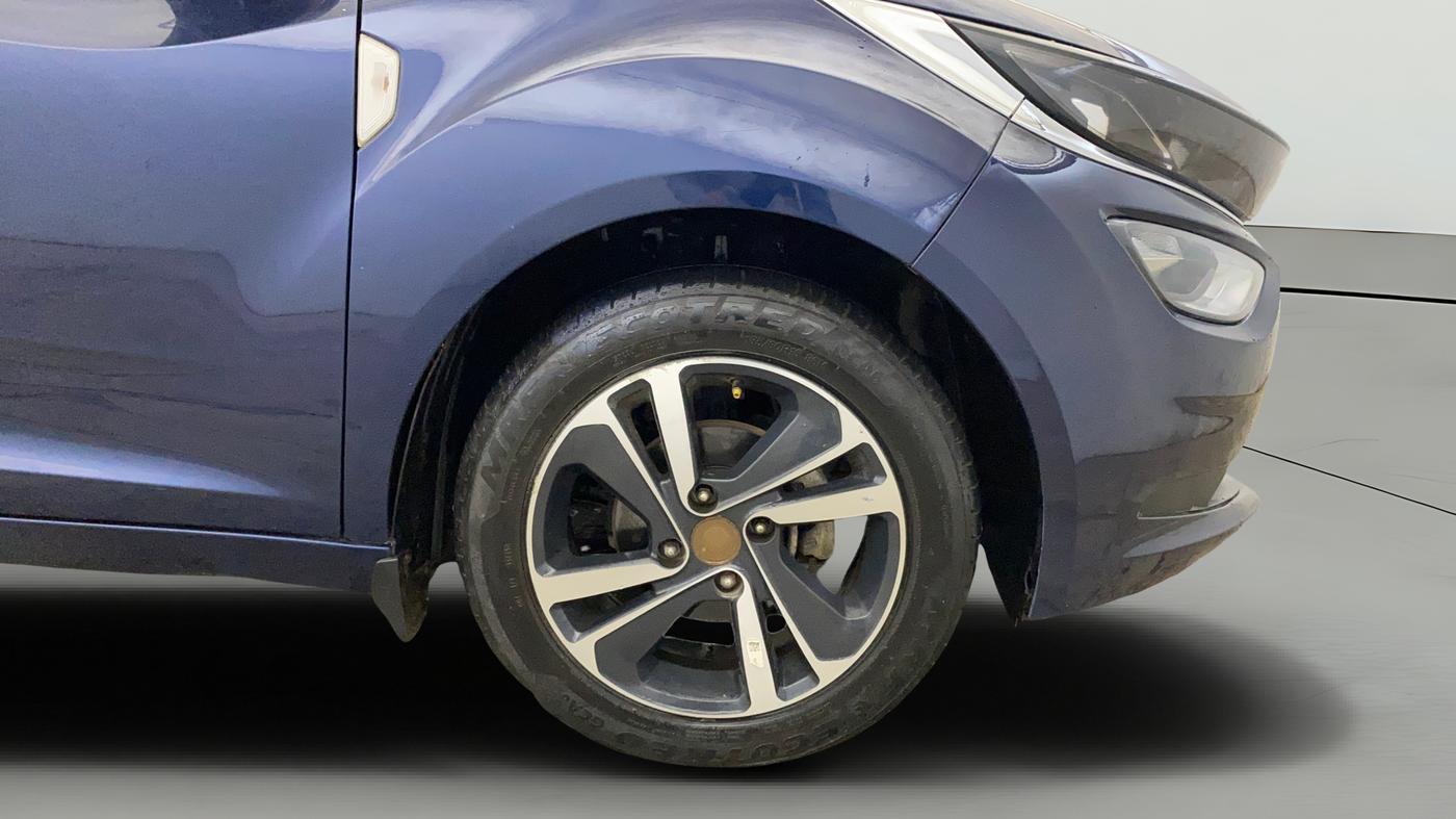 2023 Tata ALTROZ XZ PLUS SUNROOF CNG, CNG, Manual, 25,653 km, Right Front Wheel