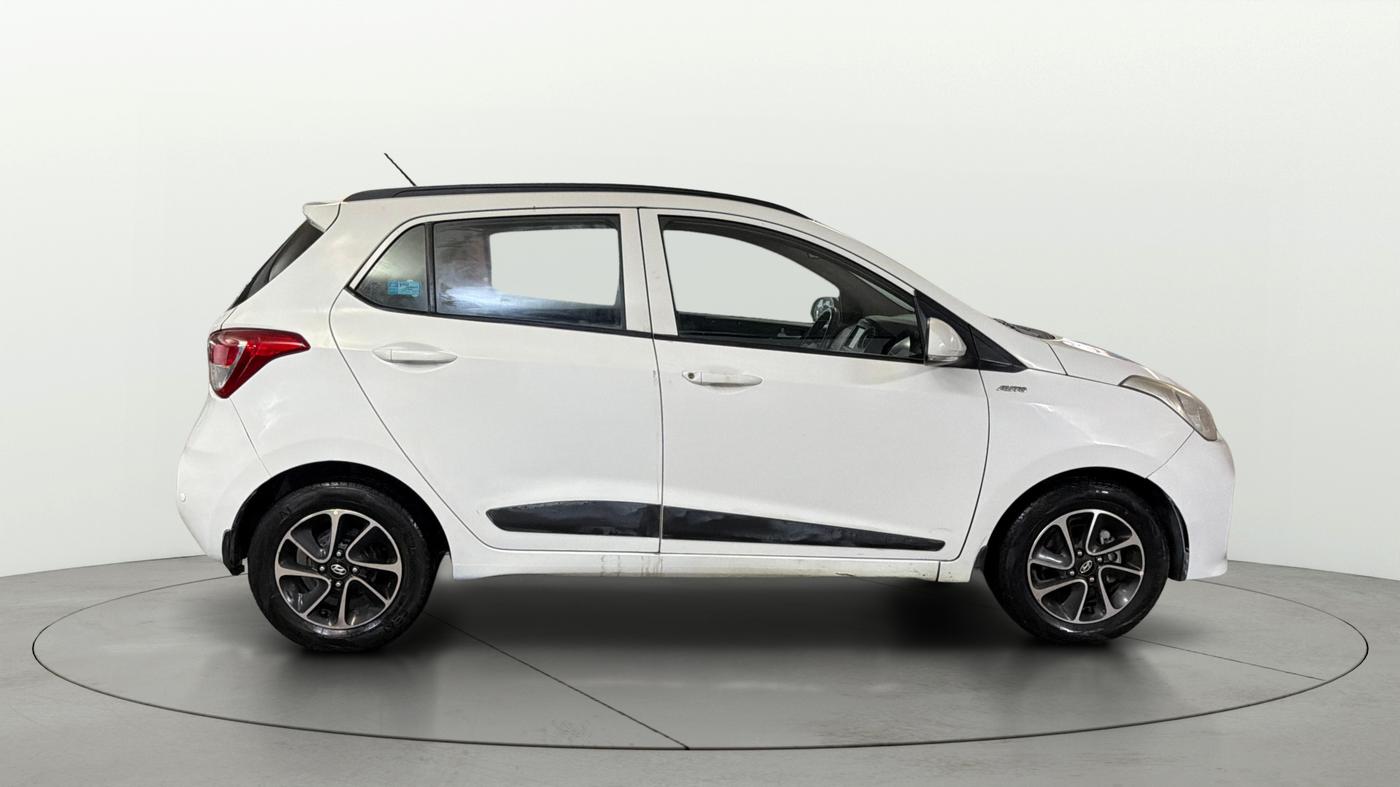 2018 Hyundai Grand i10 SPORTZ AT 1.2 KAPPA VTVT, Petrol, Automatic, 53,918 km, Right Side View