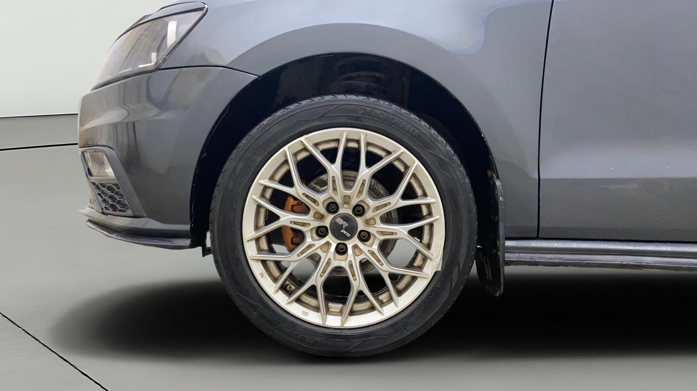 2021 Volkswagen Polo TRENDLINE 1.0L, Petrol, Manual, 90,265 km, Left Front Wheel