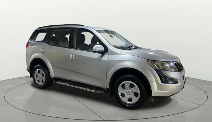2017 Mahindra XUV500 W6, Diesel, Manual, 94,851 km, Right Front Diagonal