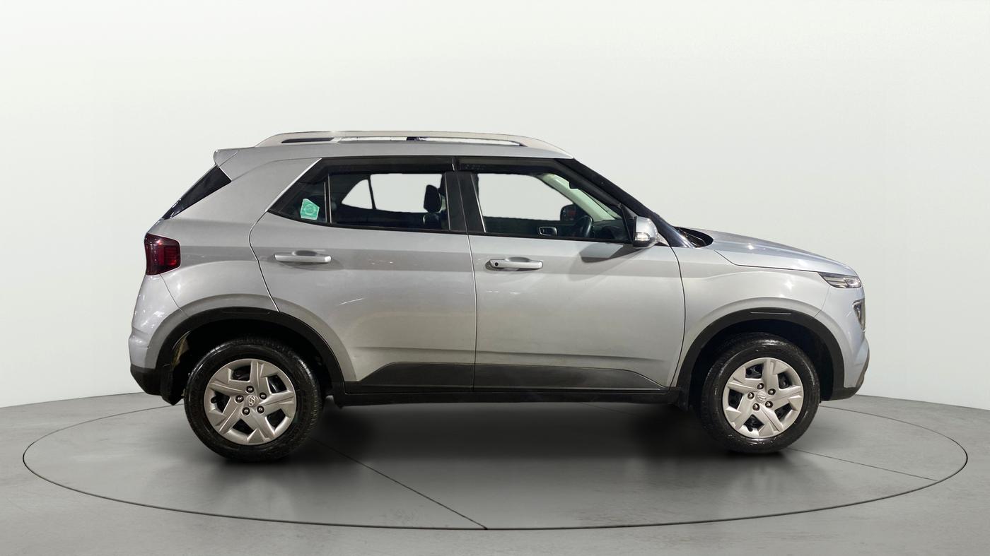 2021 Hyundai VENUE S+ 1.2, Petrol, Manual, 8,760 km, Right Side View