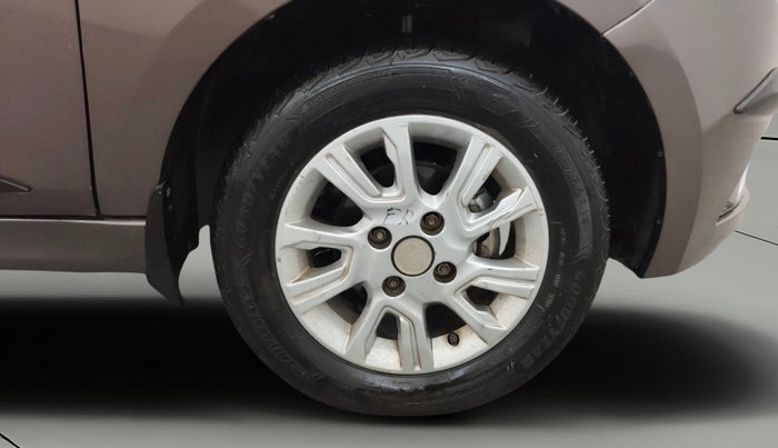 2018 Tata Tiago XZA PETROL, Petrol, Automatic, 76,983 km, Right Front Wheel