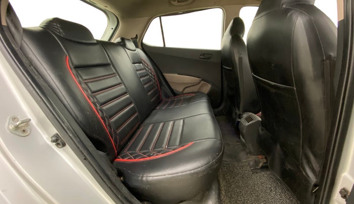 2017 Hyundai Grand i10 MAGNA 1.2 KAPPA VTVT, CNG, Manual, 80,100 km, Right Side Rear Door Cabin