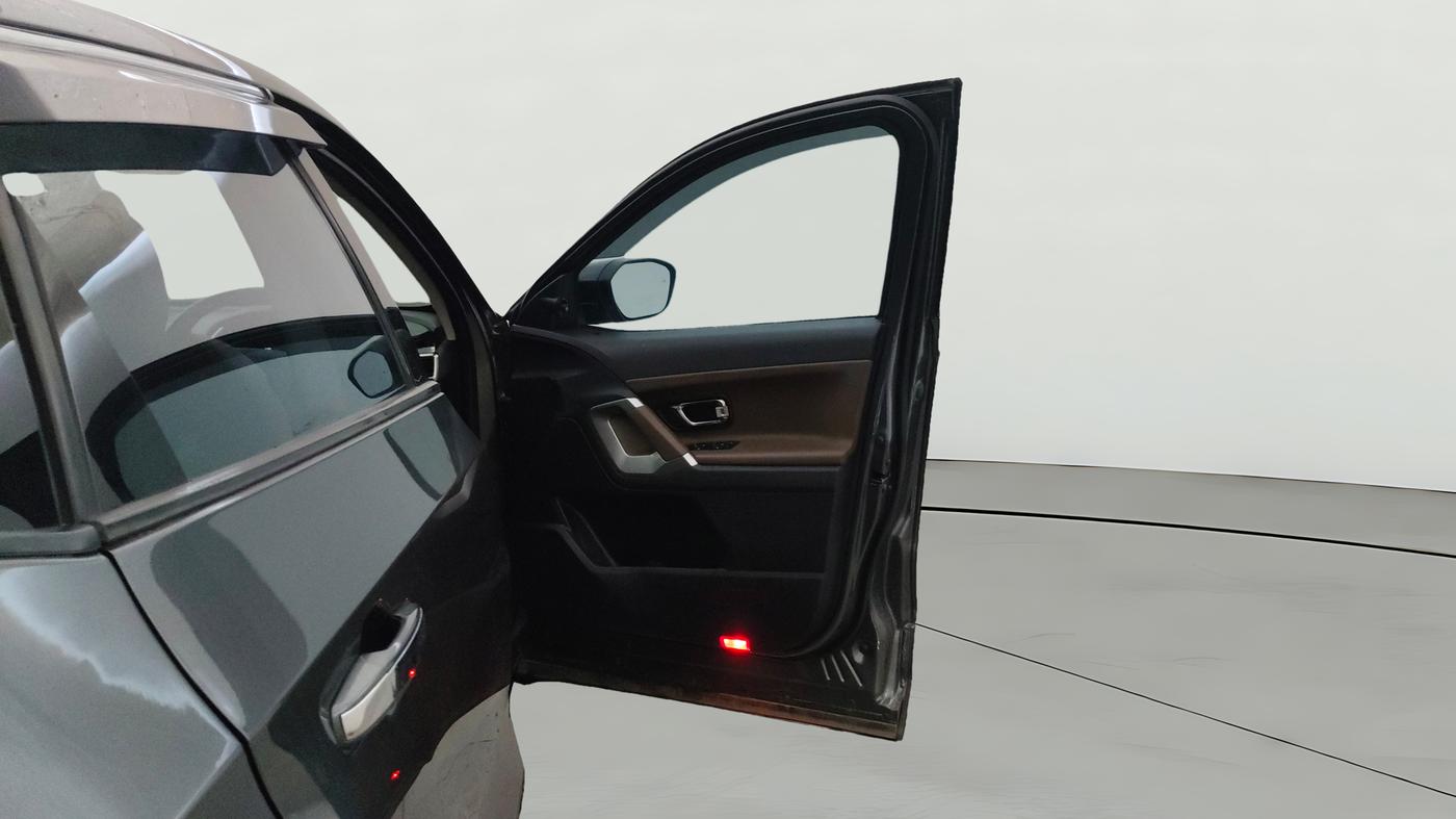 2023 Tata Harrier XZA 2.0L, Diesel, Automatic, 48,255 km, RHS Front Door