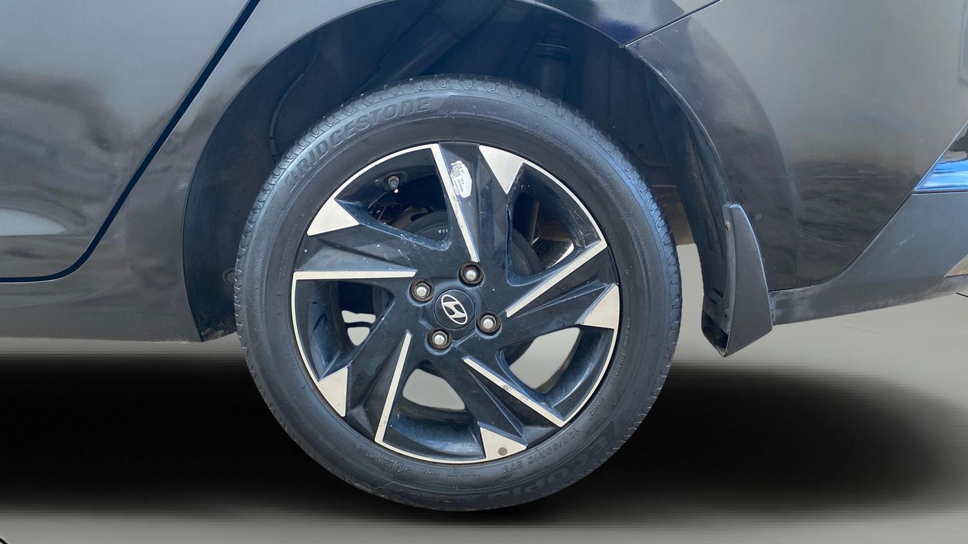 2022 Hyundai Verna SX (O) 1.5 CRDI AT, Diesel, Automatic, 40,145 km, Left Rear Wheel