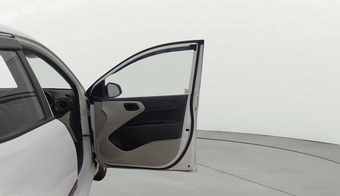 2022 Hyundai AURA S 1.2 CNG, CNG, Manual, 90,192 km, RHS Front Door
