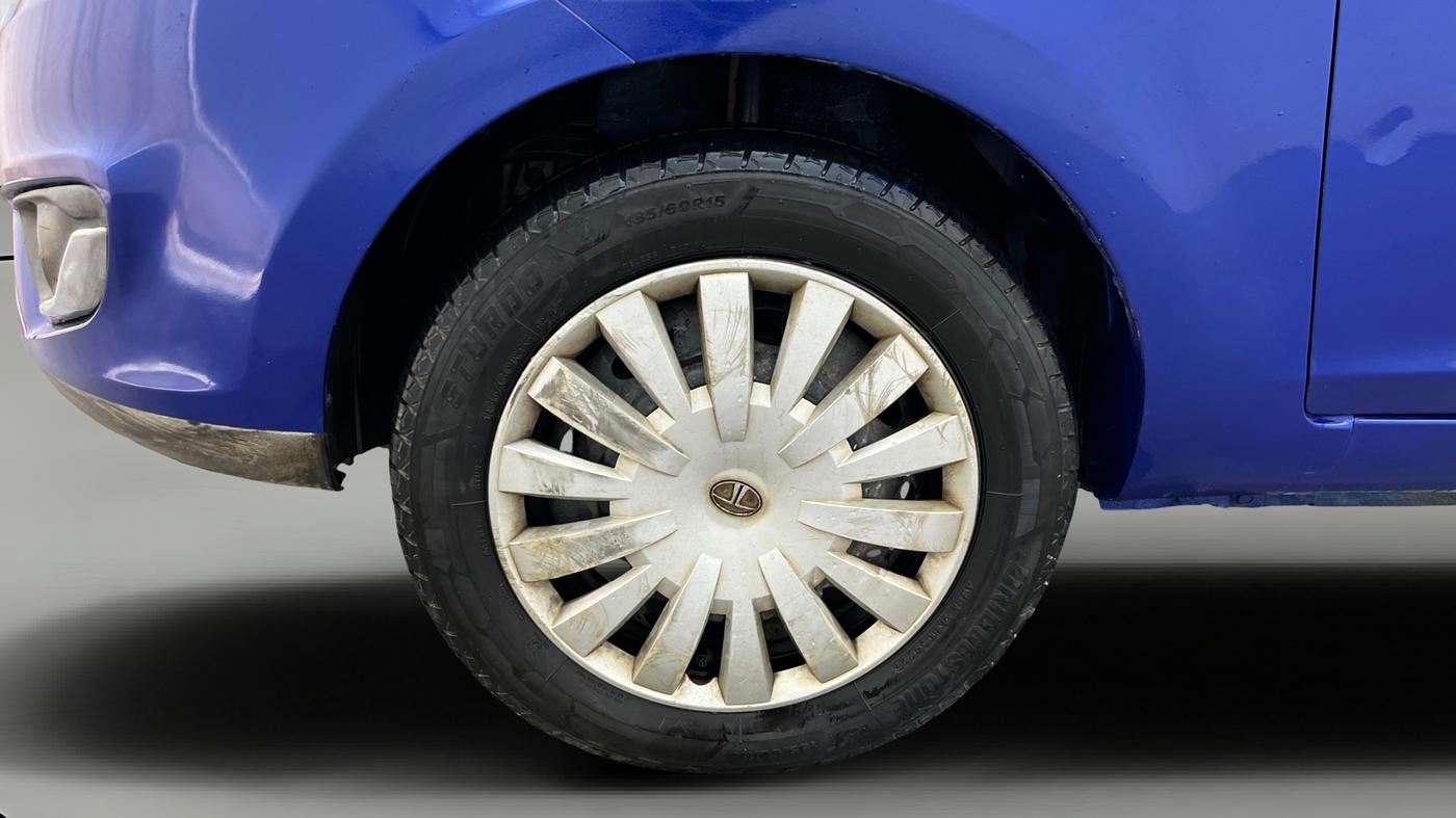 2015 Tata Zest XMS PETROL, Petrol, Manual, 69,960 km, Left Front Wheel