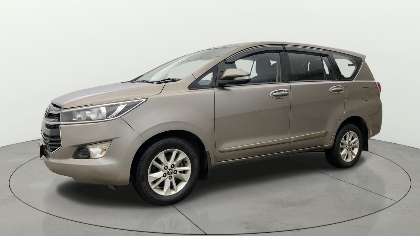2016 Toyota Innova Crysta 2.7 GX 8 STR, Petrol, Manual, 63,930 km, Left Front Diagonal