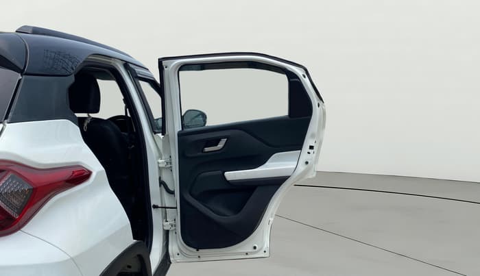 2023 Tata PUNCH Creative Dual Tone AMT Sunroof , Petrol, Automatic, 11,436 km, RHS Rear Door
