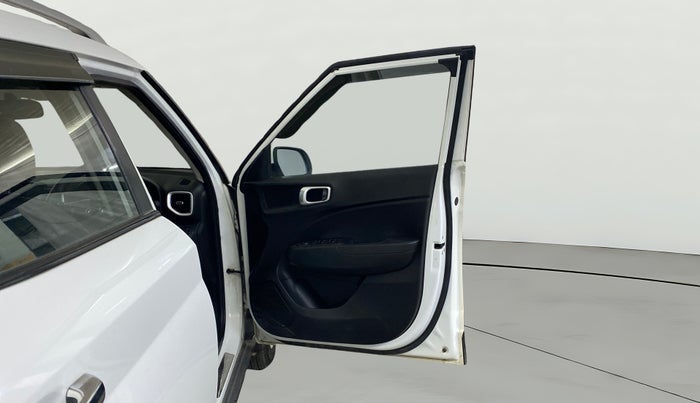 2020 Hyundai VENUE S 1.2, Petrol, Manual, 54,612 km, RHS Front Door