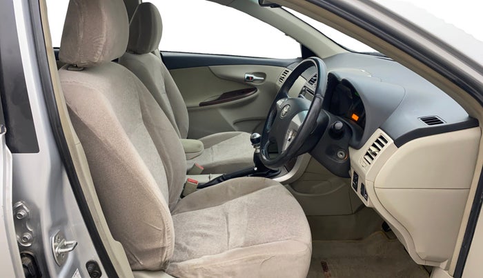 2014 Toyota Corolla Altis G PETROL, Petrol, Manual, 94,763 km, Right Side Front Door Cabin