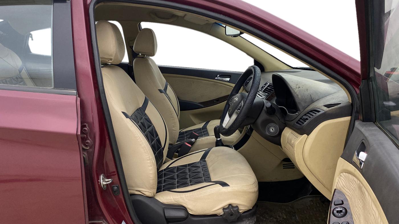 2014 Hyundai Verna FLUIDIC 1.4 VTVT CX, Petrol, Manual, 38,338 km, Right Side Front Door Cabin