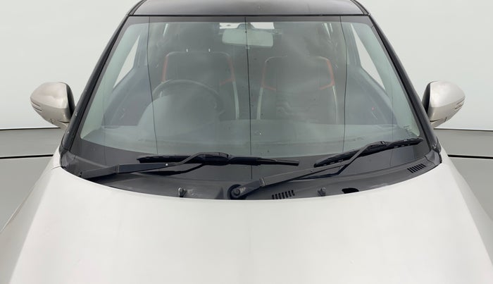 2015 Maruti Swift ZDI, Diesel, Manual, 31,878 km, Front Windshield