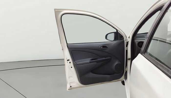 2013 Toyota Etios Liva GD, Diesel, Manual, 1,19,066 km, LHS Front Door