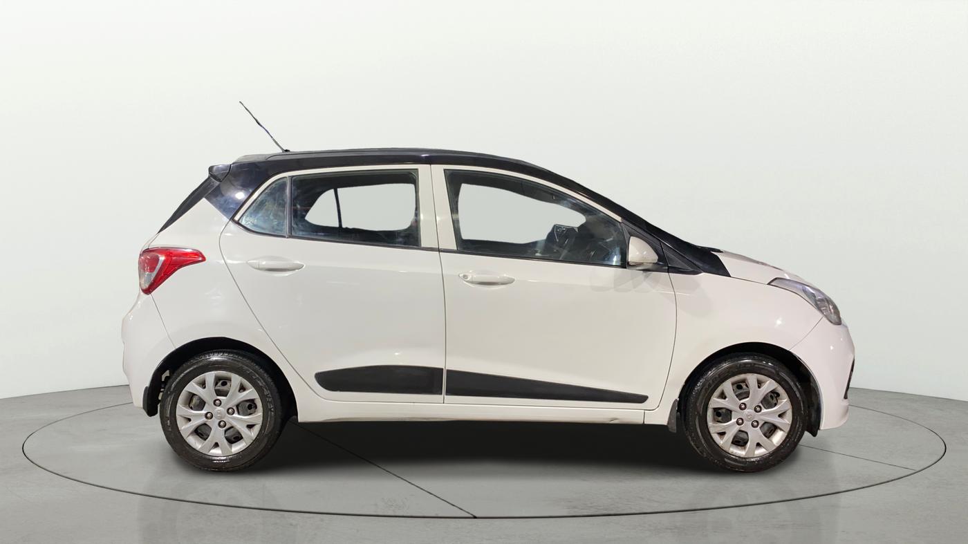 2016 Hyundai Grand i10 SPORTZ 1.2 KAPPA VTVT, Petrol, Manual, 67,042 km, Right Side View