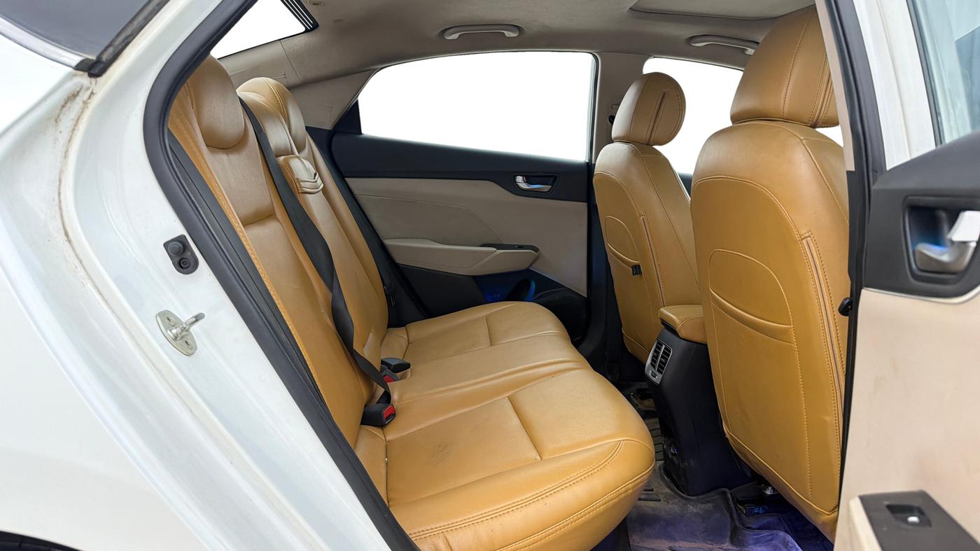 2020 Hyundai Verna SX 1.5 VTVT IVT, Petrol, Automatic, 68,332 km, Right Side Rear Door Cabin