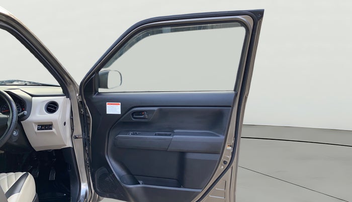 2022 Maruti New Wagon-R LXI CNG 1.0, CNG, Manual, 17,283 km, RHS Front Door