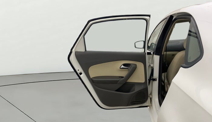 2013 Volkswagen Vento HIGHLINE 1.6 MPI, Petrol, Manual, 1,14,206 km, LHS Rear Door