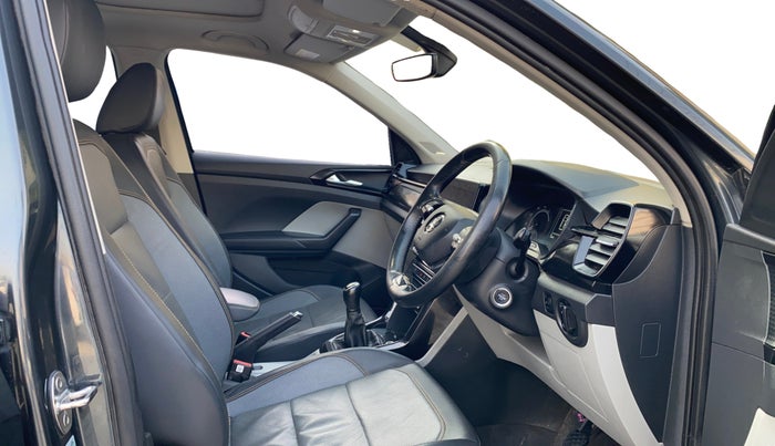 2022 Skoda KUSHAQ STYLE 1.0L TSI MT, Petrol, Manual, 71,865 km, Right Side Front Door Cabin