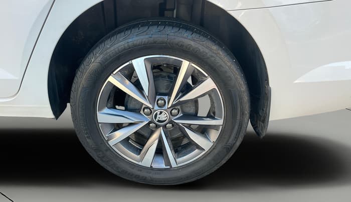 2023 Skoda SLAVIA STYLE 1.0L TSI AT, Petrol, Automatic, 25,743 km, Left Rear Wheel