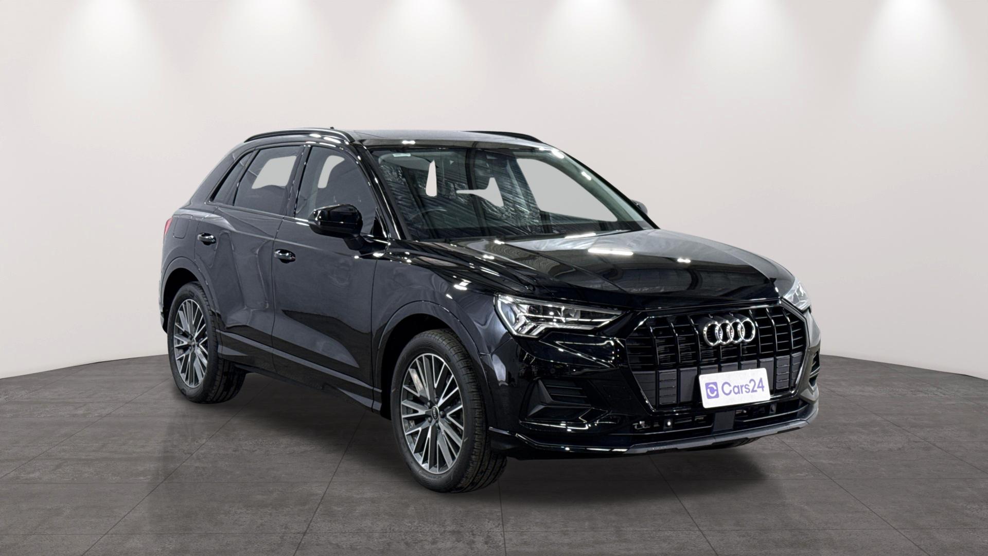 Audi Q3 image