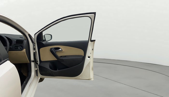 2016 Volkswagen Ameo COMFORTLINE 1.2L, Petrol, Manual, 59,217 km, RHS Front Door