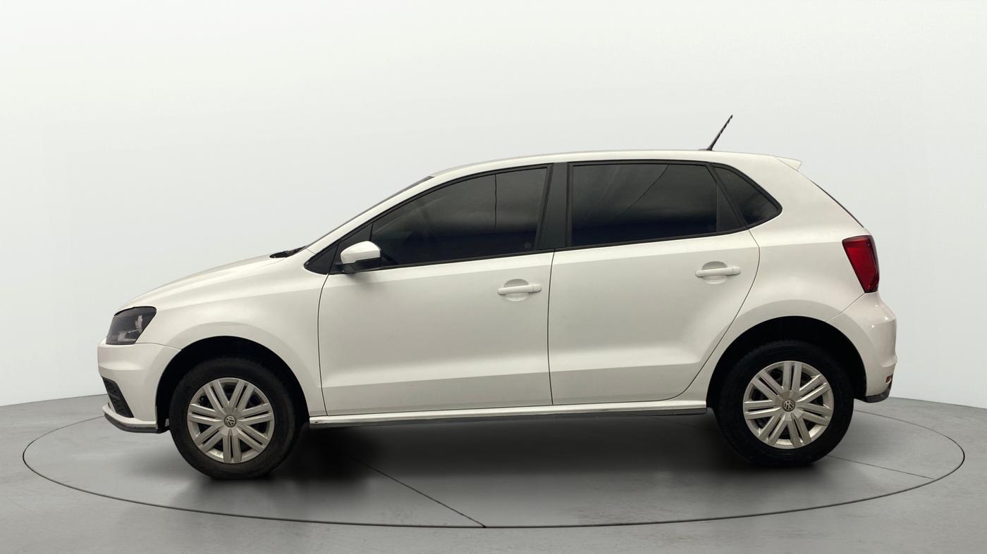 2021 Volkswagen Polo TRENDLINE 1.0L, Petrol, Manual, 1,22,676 km, Left Side