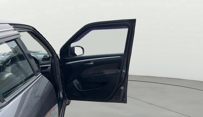 2017 Maruti Swift VXI O, Petrol, Manual, 66,153 km, RHS Front Door