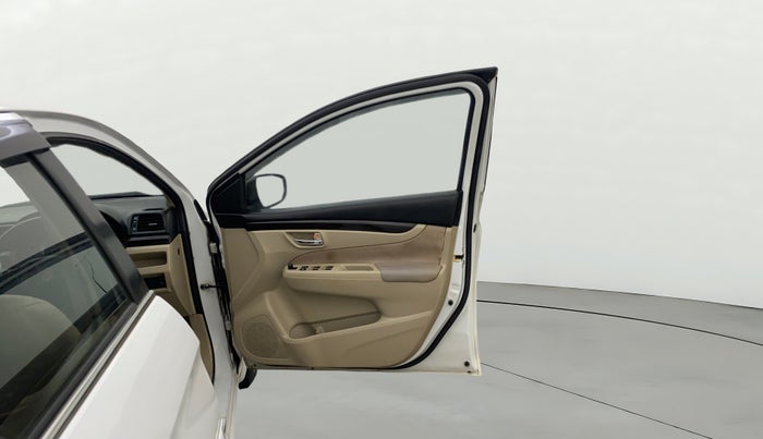 2016 Maruti Ciaz VXI (O), Petrol, Manual, 75,488 km, RHS Front Door