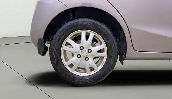 2013 Honda Brio VX MT, Petrol, Manual, 1,06,631 km, Right Rear Wheel