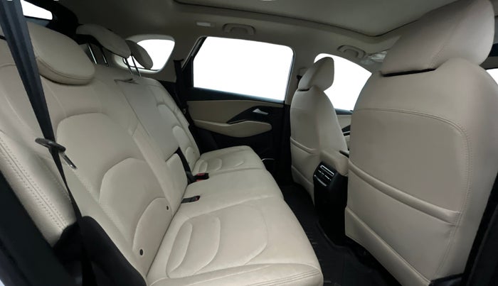 2023 MG HECTOR SHARP PRO 1.5 PETROL TURBO CVT PETROL, Petrol, Automatic, 22,677 km, Right Side Rear Door Cabin