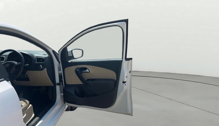 2014 Volkswagen Polo HIGHLINE1.2L, Petrol, Manual, 66,814 km, RHS Front Door