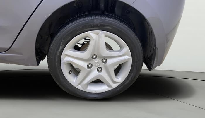 2017 Hyundai Elite i20 ASTA 1.2, Petrol, Manual, 1,08,528 km, Left Rear Wheel