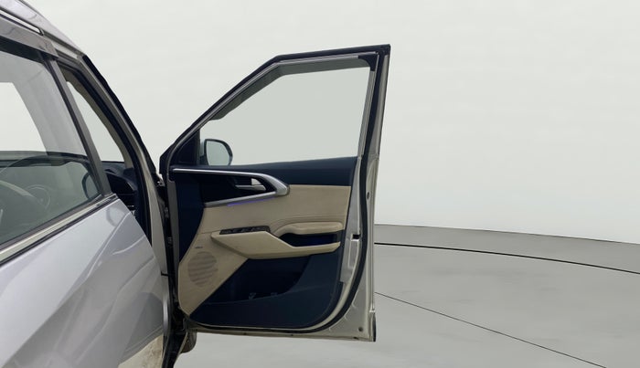 2023 KIA CARENS LUXURY PLUS 1.5 DIESEL AT 7 STR, Diesel, Automatic, 1,27,119 km, RHS Front Door