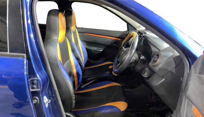 2017 Renault Kwid RXT 1.0, Petrol, Manual, 29,916 km, Right Side Front Door Cabin