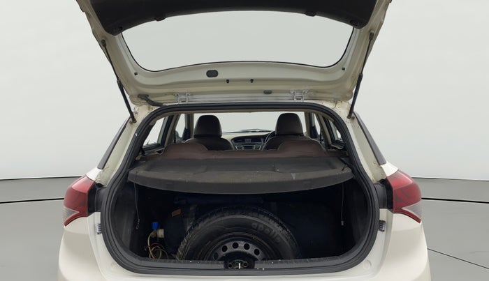 2016 Hyundai Elite i20 MAGNA 1.2, CNG, Manual, 67,089 km, Boot Open Zoomed View