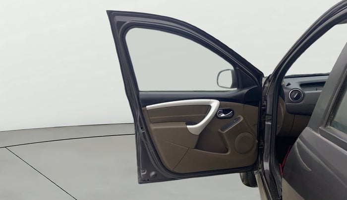 2017 Renault Duster 110 PS RXZ 4X2 AMT DIESEL, Diesel, Automatic, 27,538 km, LHS Front Door