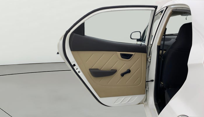 2018 Hyundai Eon ERA +, CNG, Manual, 86,223 km, LHS Rear Door