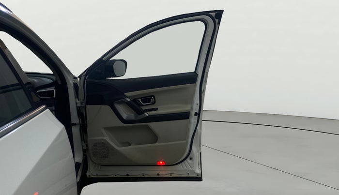 2021 Tata Safari XZA PLUS, Diesel, Automatic, 74,275 km, RHS Front Door