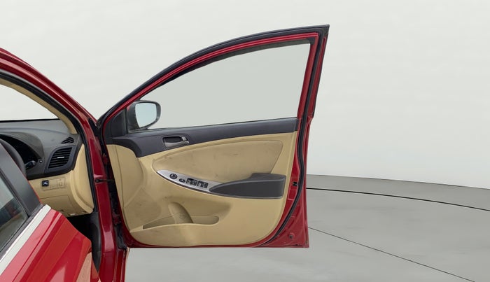 2017 Hyundai Verna FLUIDIC 4S 1.4 VTVT, CNG, Manual, 1,05,023 km, RHS Front Door