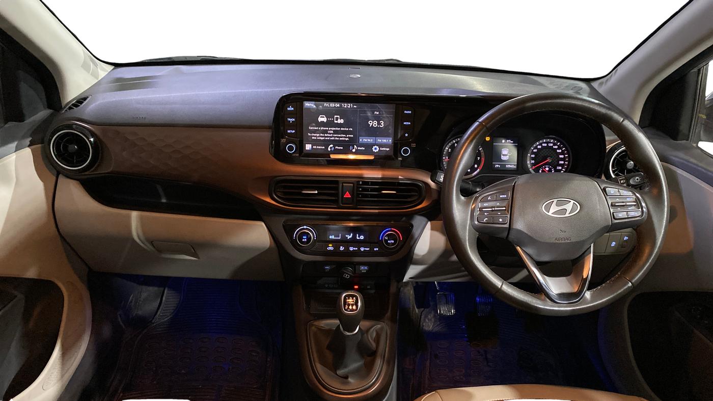 2023 Hyundai AURA SX 1.2 (O), Petrol, Manual, 32,558 km, Dashboard