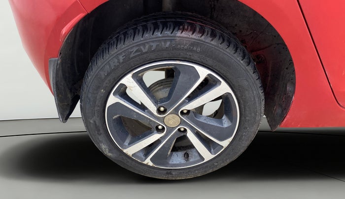 2020 Tata ALTROZ XZ PETROL, Petrol, Manual, 96,009 km, Right Rear Wheel