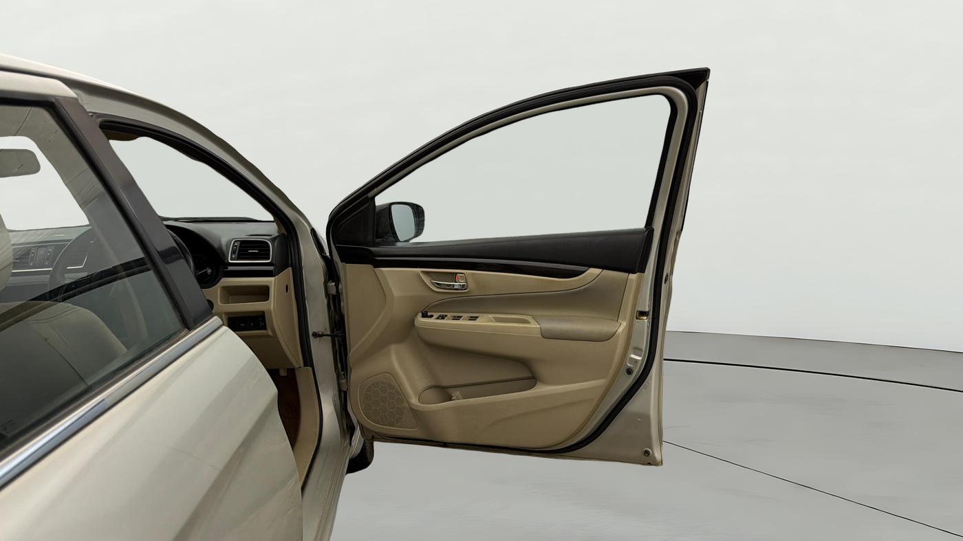 2016 Maruti Ciaz ZXI+, Petrol, Manual, 35,915 km, RHS Front Door