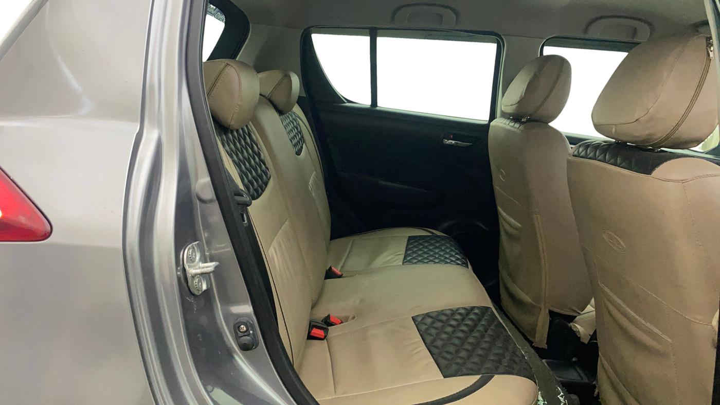 2015 Maruti Swift VXI, Petrol, Manual, 85,193 km, Right Side Rear Door Cabin
