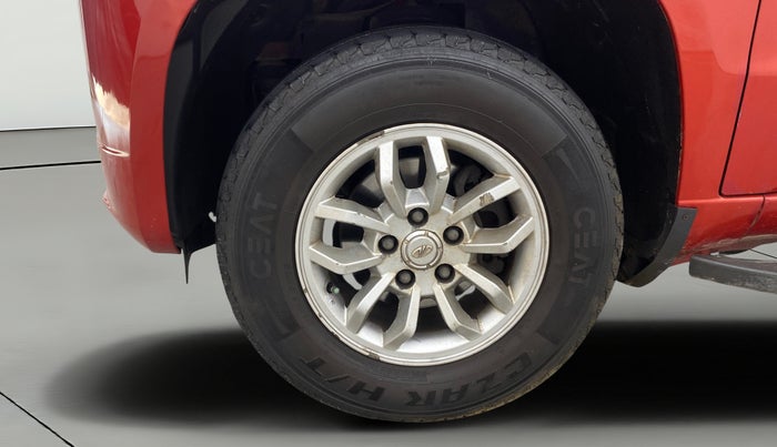 2016 Mahindra TUV300 T8 AMT, Diesel, Automatic, 81,360 km, Left Front Wheel