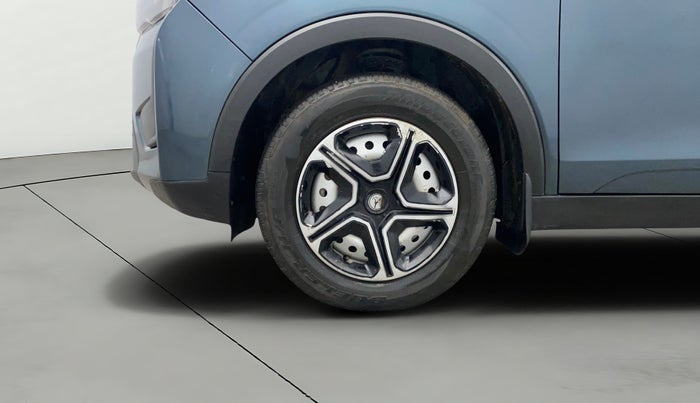 2022 Mahindra XUV300 W4 1.2 PETROL, Petrol, Manual, 91,761 km, Left Front Wheel