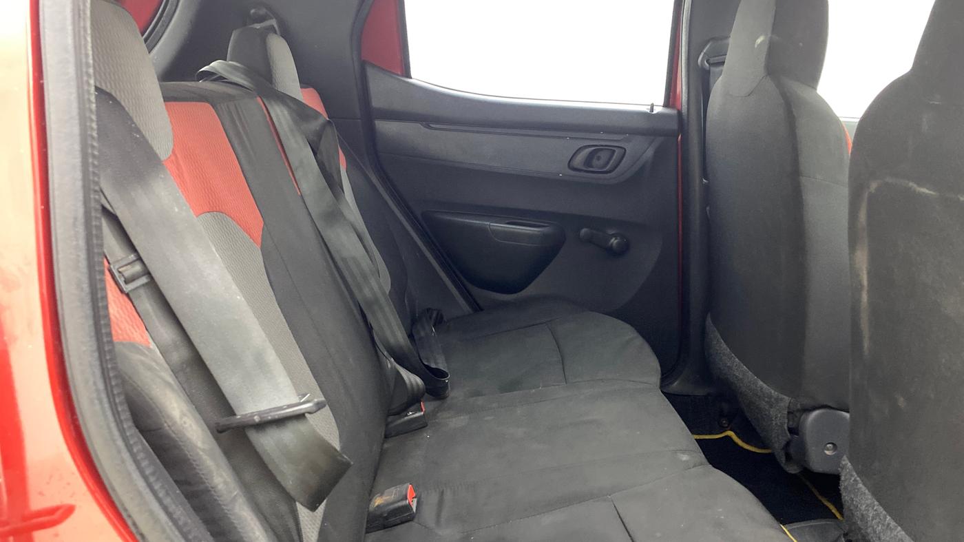 2016 Renault Kwid RXT 0.8, Petrol, Manual, 38,221 km, Right Side Rear Door Cabin
